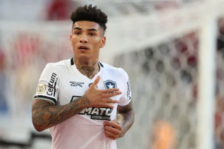 Igor Jesus se despede do Botafogo: "Espero um dia retornar ao clube que tanto amo"