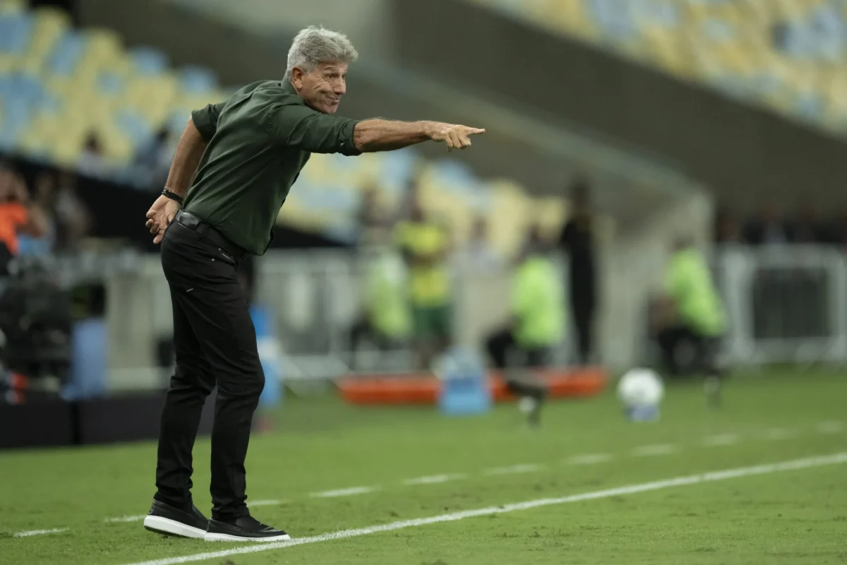 Fluminense Busca Reforços Ofensivos Sob Comando de Renato Gaúcho