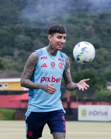 Flamengo: Pulgar e Viña reforçam time contra o Fortaleza e ampliam opções de Filipe Luís