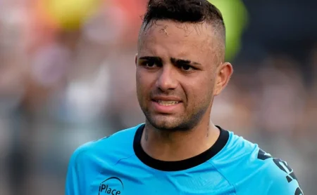 Luan: um ano afastado, futuro em xeque e aposentadoria cogitada pelo ídolo gremista