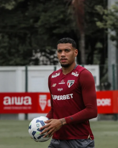 São Paulo acerta com Sassuolo e busca novo empréstimo para quitar dívida por Ruan