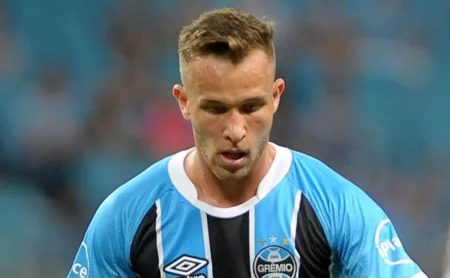 Grêmio: Arthur pode reforçar o Internacional após notícia.