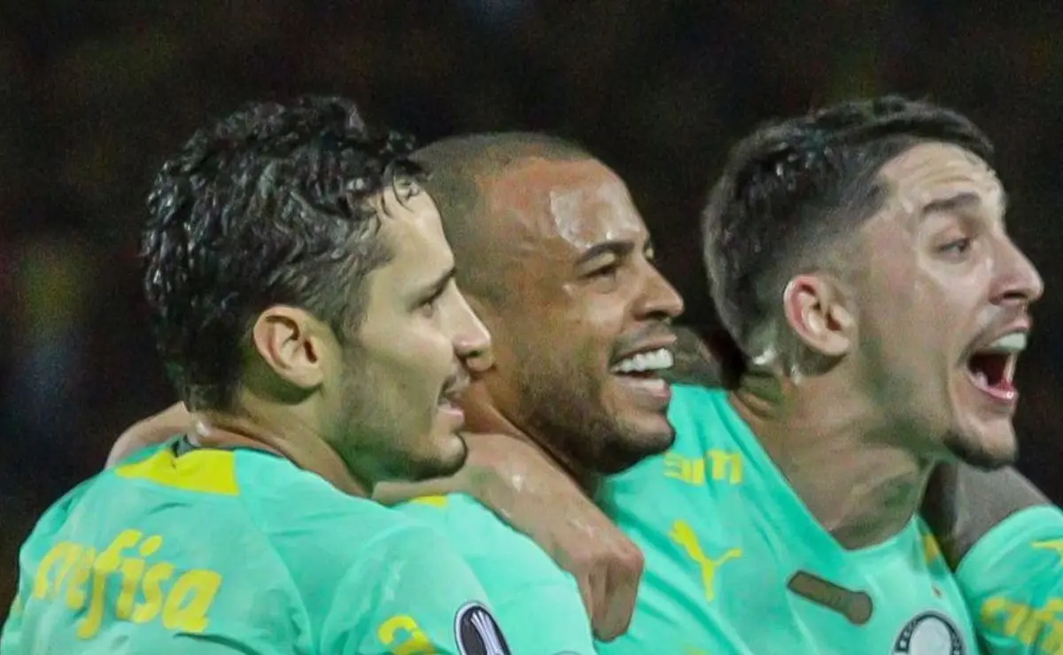 Palmeiras avalia liberação de bicampeão da Libertadores para Grêmio ou Santos e Mayke na iminência de saída