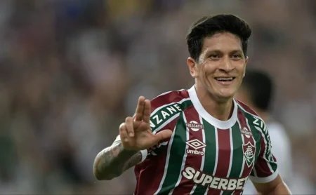 Cano: Segundo maior artilheiro brasileiro, apesar da lesão