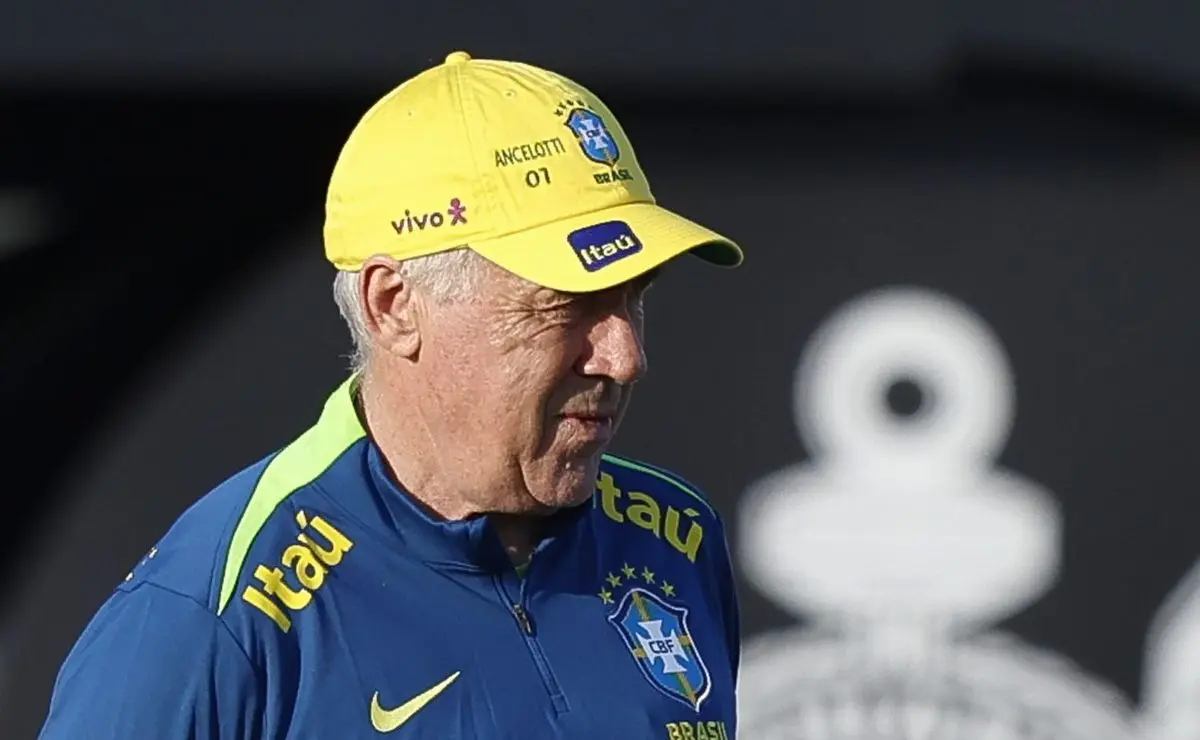 Estêvão e Alexsandro podem ser titulares: confira os testes de Ancelotti no último treino