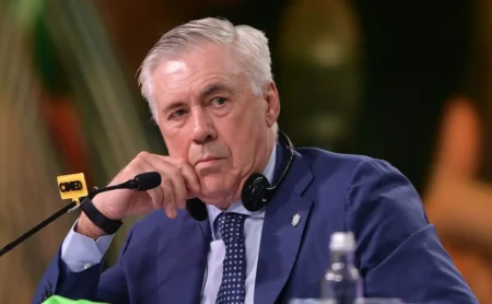 Ancelotti comenta sobre problemas no ataque da Seleção Brasileira e ausência de Raphinha na estratégia.