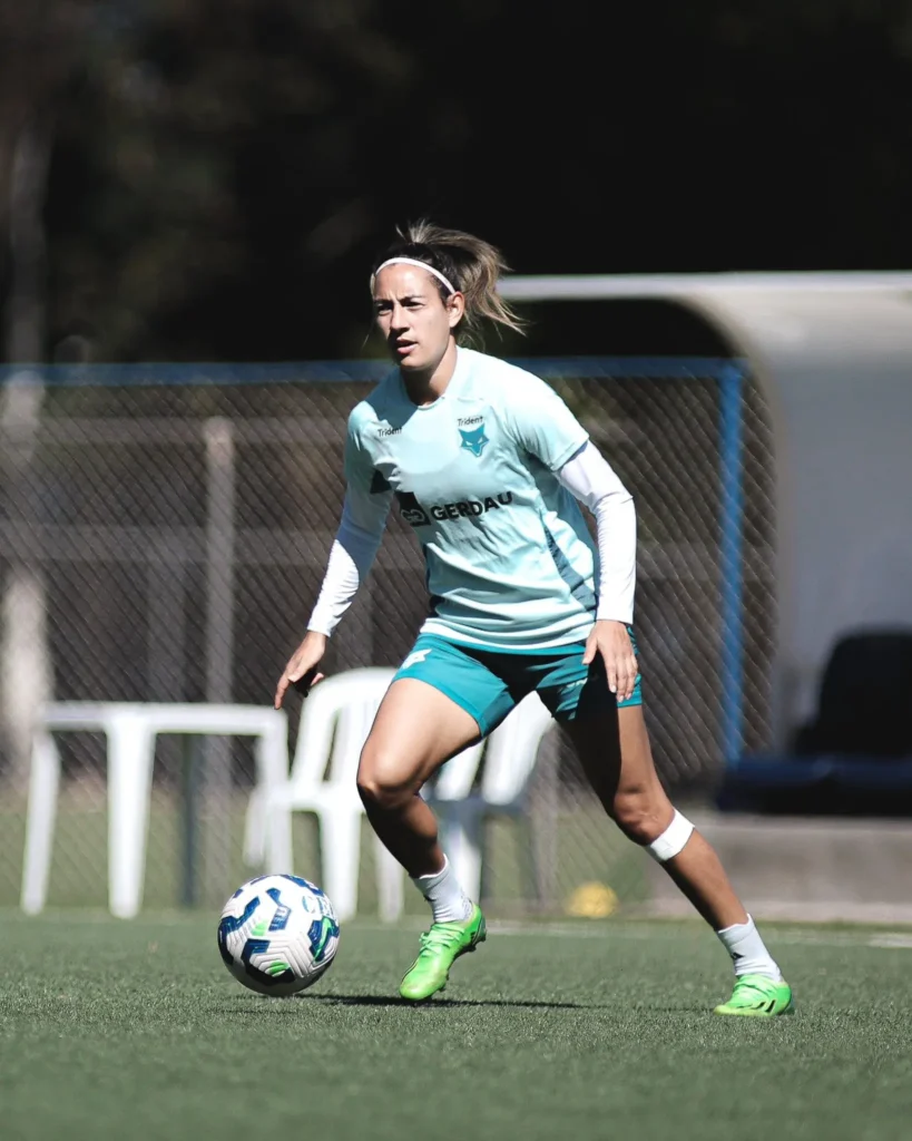 Retorno de Atacante do Cruzeiro: Dez Meses Após Lesão Grave