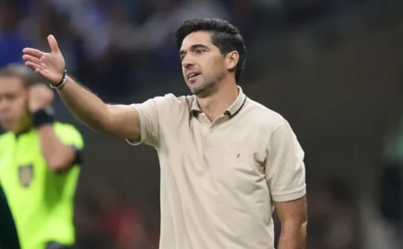 Saídas no Palmeiras: Além de Mayke, mais quatro jogadores podem deixar o elenco de Abel Ferreira