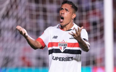 Corinthians acerta com Igor Vinícius, mas entrave adia anúncio