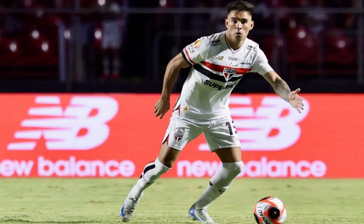 Enzo Díaz consolida titularidade e se estabelece no São Paulo sob comando de Zubeldía