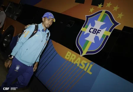 Raphinha: Protagonista no ciclo, retorna à Seleção para marcar contra o Paraguai