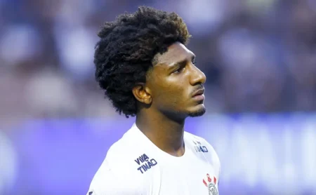 Talles Magno Desaponta: Atuação Apática e Irrita Torcida Corinthiana