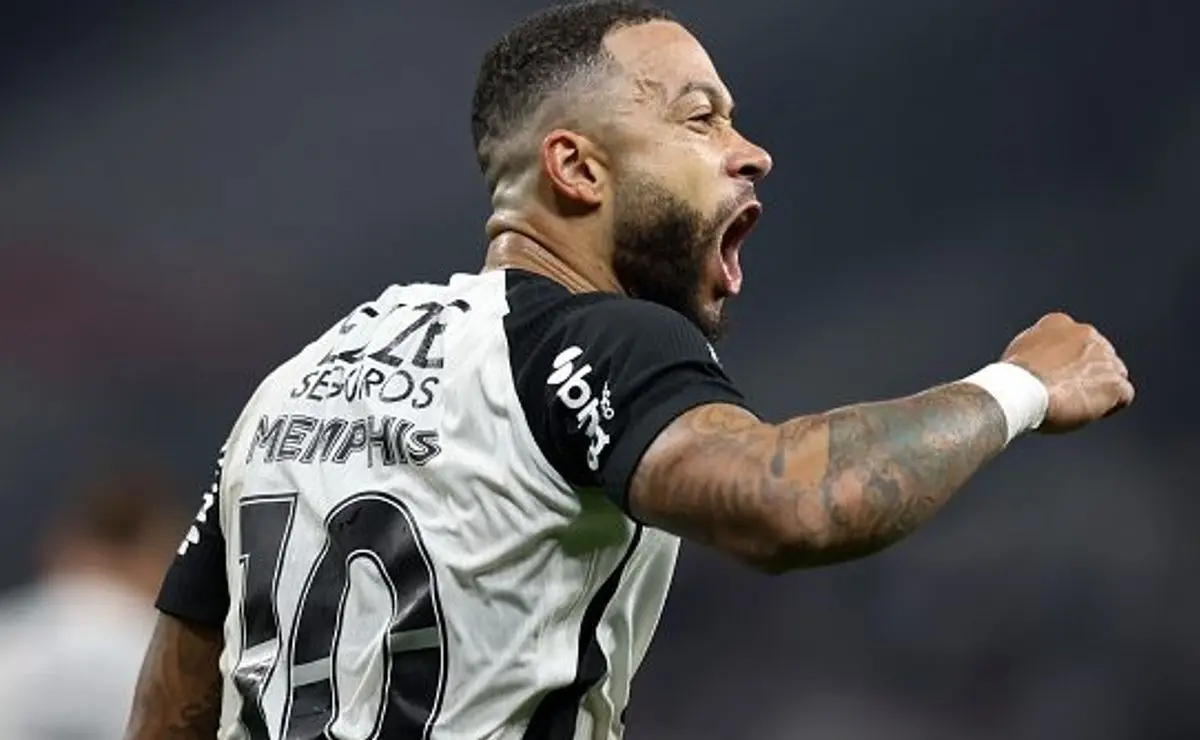 Memphis Depay não colocou o Flamengo à frente do Corinthians, afirma staff: “Não existiu”