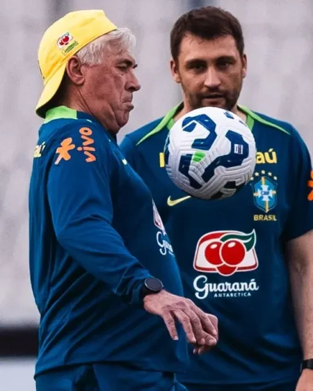 Ancelotti na Altinha: Treino da Seleção Revela Conversa Reservada com Gerson