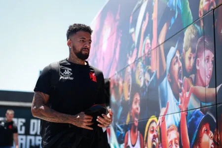 Paulinho Busca Retorno à Forma de 2023 Após Lesão no Vasco com Renovação em Foco