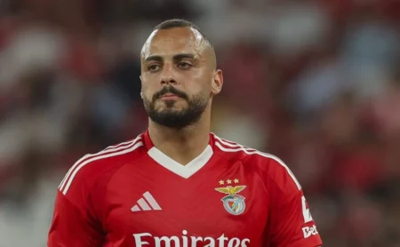 Cláusula em contrato de Arthur Cabral com o Botafogo pode facilitar transferência para o Lyon