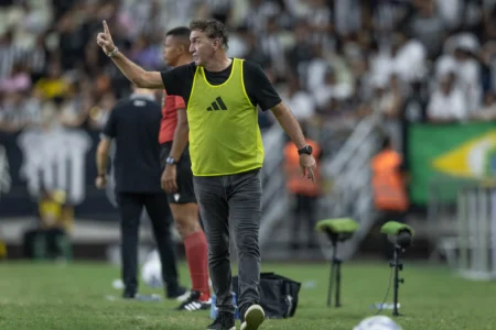 Cuca Explica Relação de Hulk com Reserva no Atlético-MG em Jogo Contra o Ceará: "Estratégia"