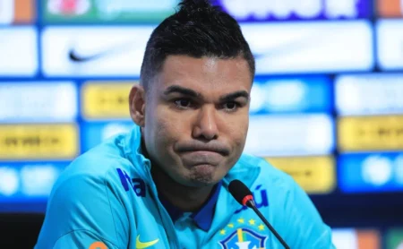 Casemiro Exalta Neymar e Alerta Sobre Retorno à Seleção.