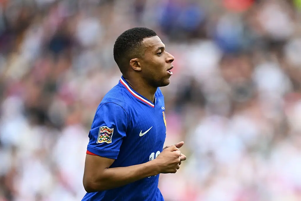 Mbappé comenta sobre a chance de vencer a Bola de Ouro: "Não está em minhas mãos"