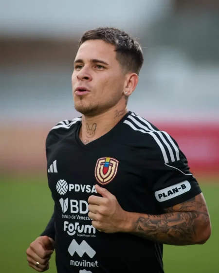 Soteldo solicita saída do Santos em meio a negociação com o Fluminense