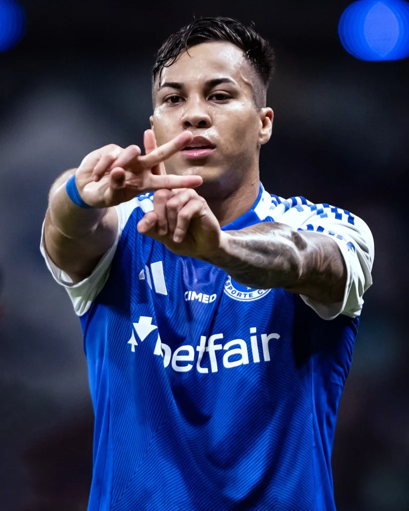 Kaio Jorge Supera Gabigol na Artilharia do Cruzeiro e Brilha em Melhor Temporada