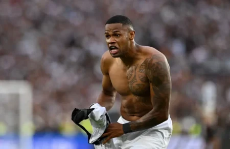 Botafogo desiste de Júnior Santos e finaliza busca por reforços para a Copa