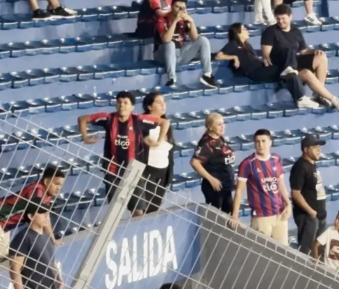 Conmebol pune Cerro Porteño por ato racista de torcedores em partida contra o Palmeiras