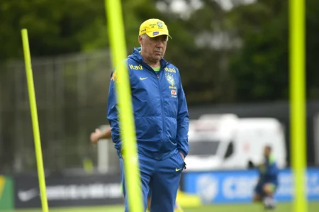 Primeira Semana de Ancelotti na Seleção: Táticas e Descontração em Campo