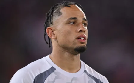 Alerta no Flamengo: Histórico de Lesões e Reprovação em Teste Médico Preocupam sobre Okafor