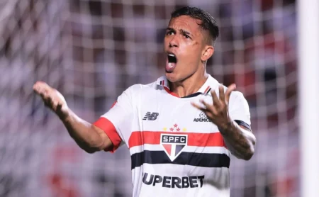 Müller Alerta o Corinthians Sobre Possível Contratação de Igor Vinícius: "Graças a Deus Vai Sair"