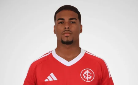 Possível saída de Gustavo Prado do Internacional atrai atenção de clubes rivais