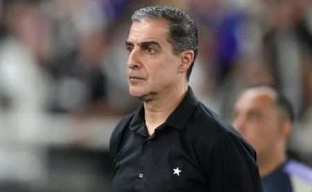 Renato Paiva Aponta Preocupação com o PSG no Mundial e Compara Desafio a Escalada do Everest