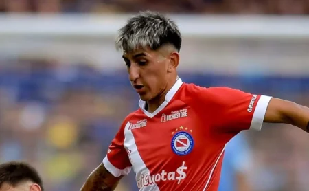 Argentinos Juniors: Valor de R$ 40 milhões por Lescano é descartado pelo Palmeiras