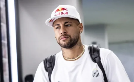 Neymar se recupera da COVID-19 e volta aos treinos em Santos em breve