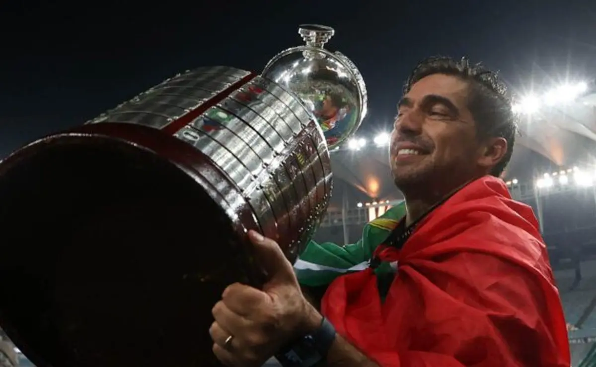 Palmeiras versus Porto: Estudo tático comparativo visando o Super Mundial de Clubes