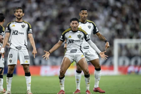 Cuca Ajusta o Atlético-MG no Segundo Tempo e Revitaliza a Equipe