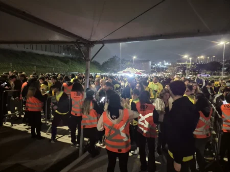 Brasil x Paraguai: Ingressos falsos barram 500 torcedores