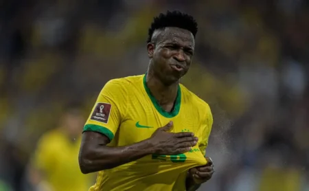 Vini Júnior decide e torcida projeta atacante como destaque na Seleção de Ancelotti
