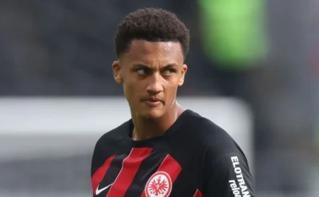 Tuta no Grêmio: Negociação Frustrada Devido a Questão Contratual no Eintracht Frankfurt