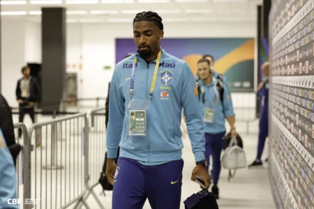 Alexsandro agradece a Ancelotti e celebra superação na Seleção Brasileira.