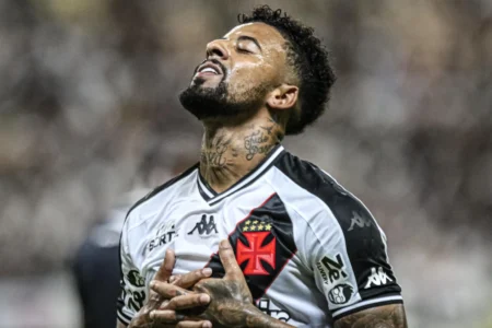 Vasco: Paulinho desfalca time contra o São Paulo; veja relacionados