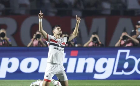 Bobadilla Indiciado por Injúria Racial Após Confronto com Jogador do Talleres