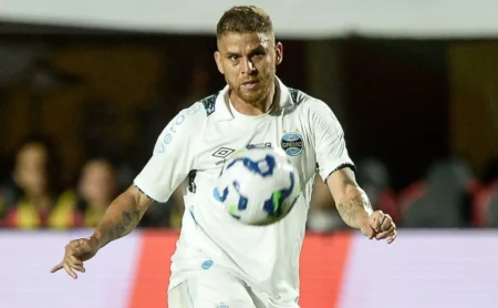 Grêmio preserva Cuéllar e mais um diante do Corinthians visando o retorno pós-Mundial