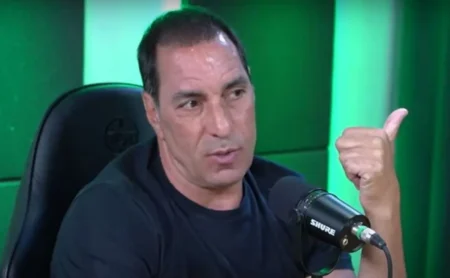 Edmundo analisa dificuldades do Vasco sob Diniz e demonstra pessimismo