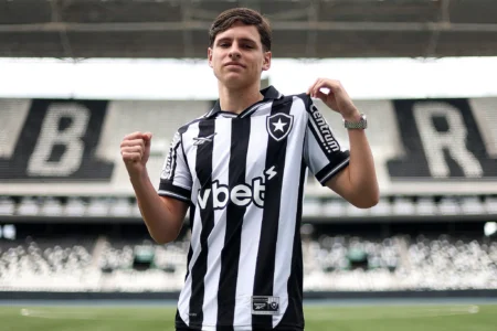 Álvaro Montoro: O Jogador Mais Escalado do Botafogo na Estreia Contra o Seattle Sounders