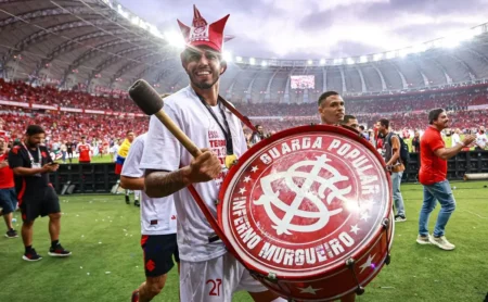 Saída de Kaique Rocha: Sem espaço, zagueiro deixa o Internacional na próxima janela