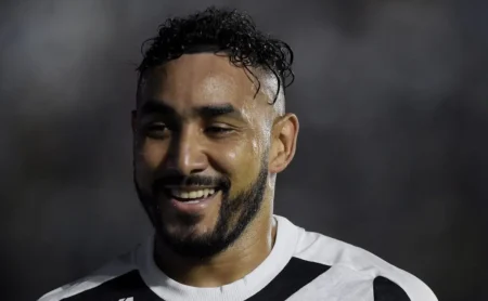 Payet é oferecido ao Grêmio, mas contratação é descartada