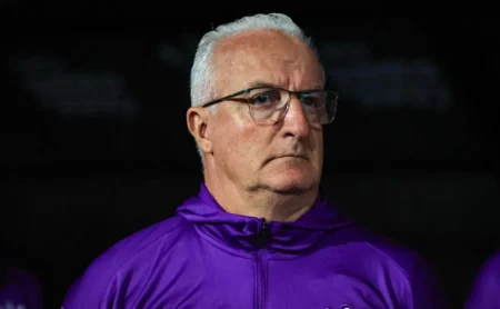 Críticas da torcida corintiana a Dorival Jr. sobre a zaga titular