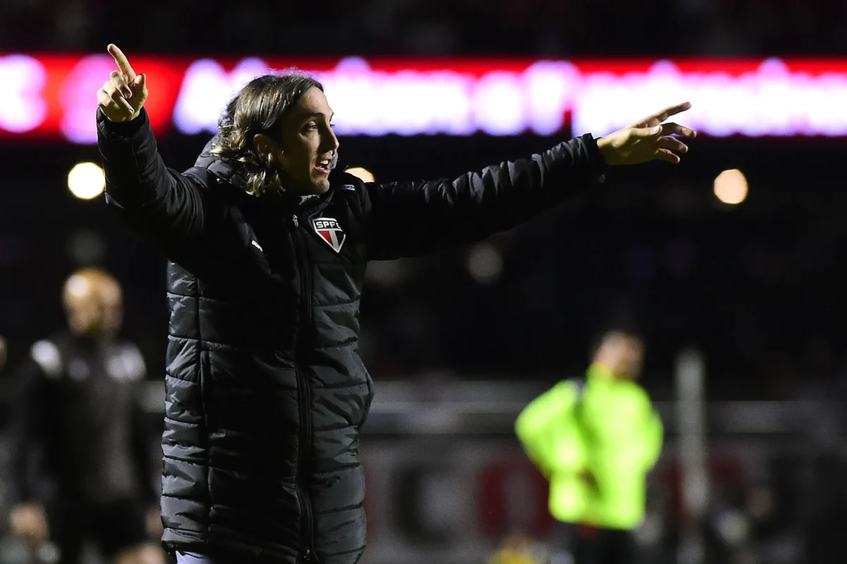 Zubeldía assume culpa por desempenho do São Paulo no Brasileirão após nova atuação ruim