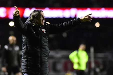 Zubeldía assume culpa por desempenho do São Paulo no Brasileirão após nova atuação ruim